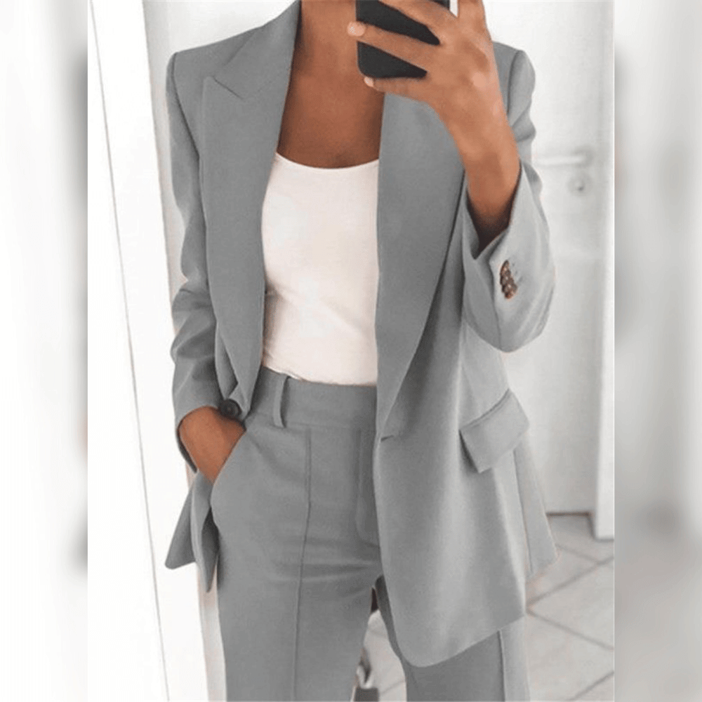 Damen Anzug | Elegantes Design | Handgefertigte Qualität | Weiche Stoffmischung