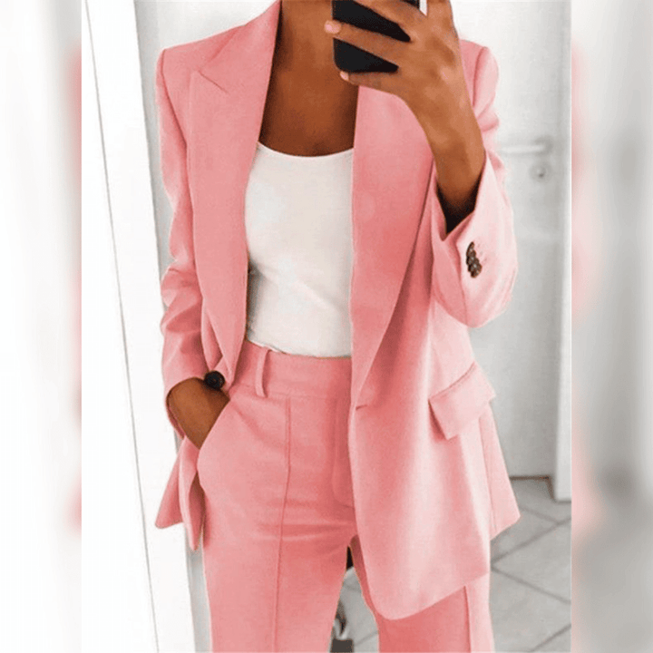 Damen Anzug | Elegantes Design | Handgefertigte Qualität | Weiche Stoffmischung
