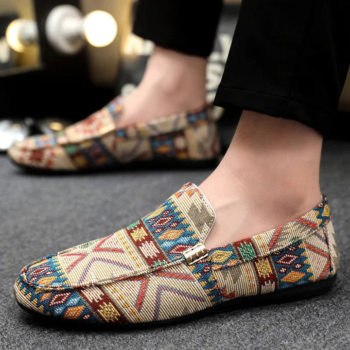 Loafer Herren | Ethno-Muster Slipper mit Golddetail & leichter Sohle