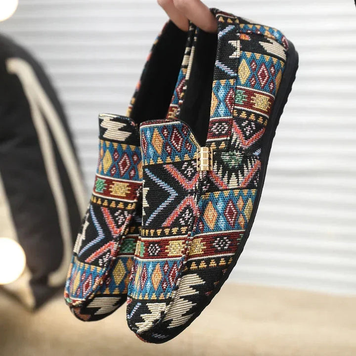 Loafer Herren | Ethno-Muster Slipper mit Golddetail & leichter Sohle