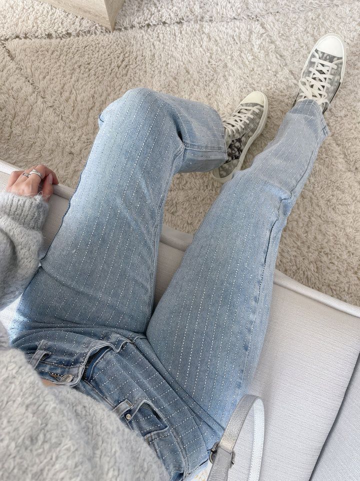 Denim Jeans Glänzende Damen | Strassdetails & Zeitloser Straight-Cut