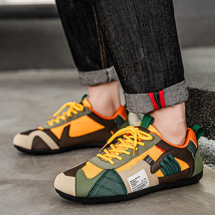 Sneaker mit Schnürung und Mesh
