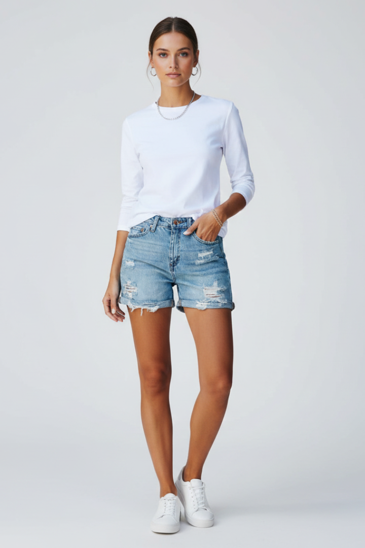 Carolin | Damen-Casual-Shorts mit Distressed-Optik und Fransen-Saum