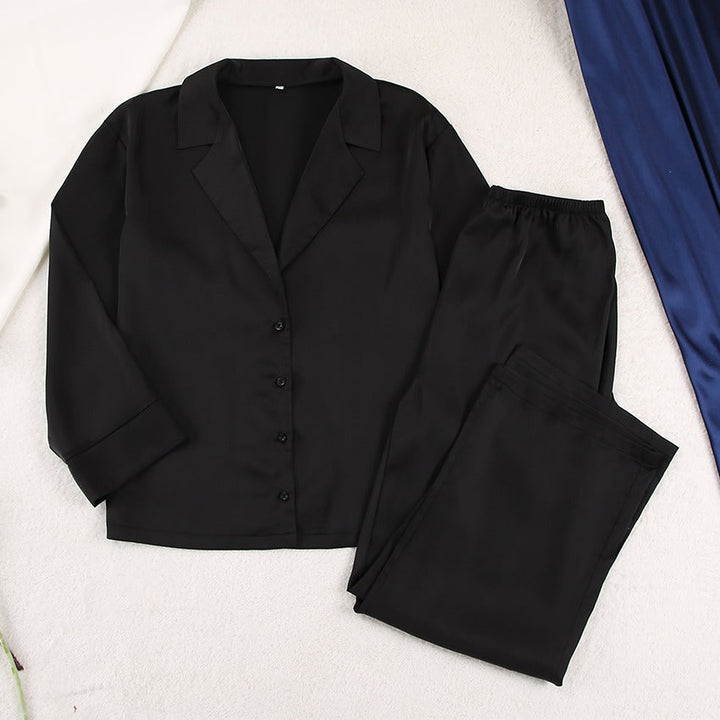 ENTSPANNTES SATIN-NACHTWÄSCHE-SET IN ÜBERGRÖSSE