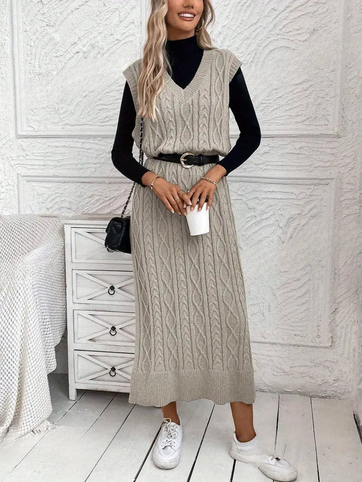 Elegantes Maxistrickkleid mit langen Ärmeln