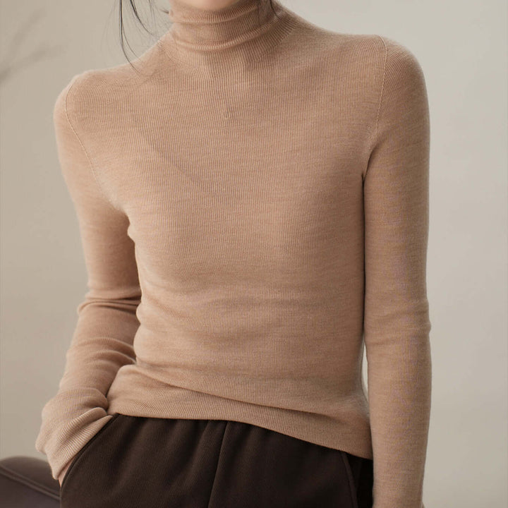 Elena - Farbiges Stricktop mit hohem Ausschnitt