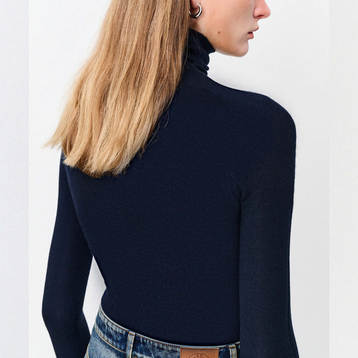 Elena - Farbiges Stricktop mit hohem Ausschnitt
