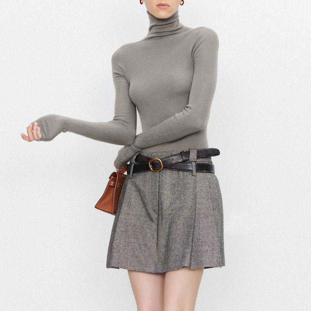 Elena - Farbiges Stricktop mit hohem Ausschnitt