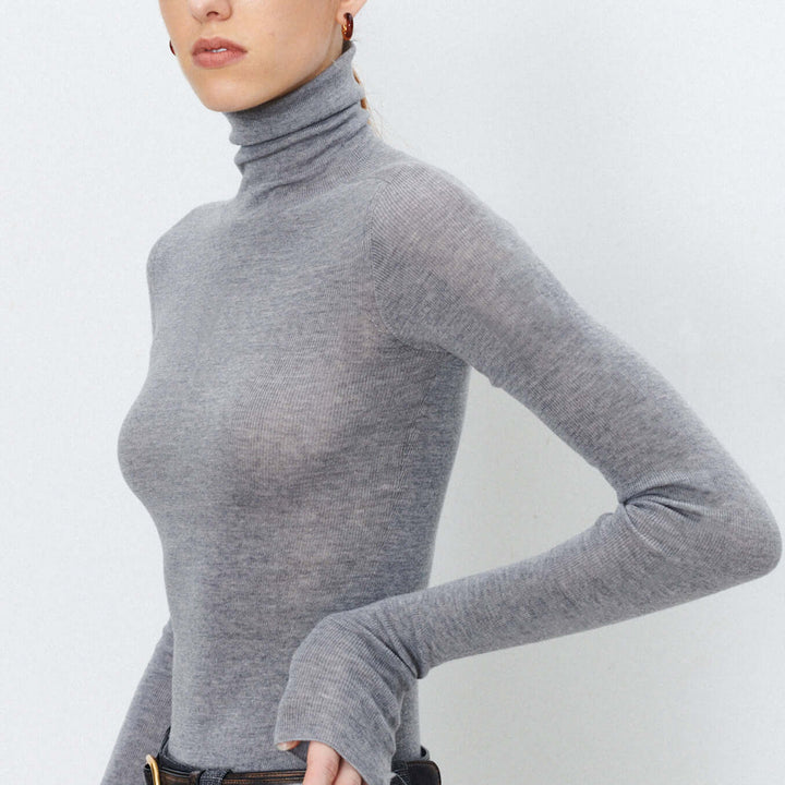 Elena - Farbiges Stricktop mit hohem Ausschnitt