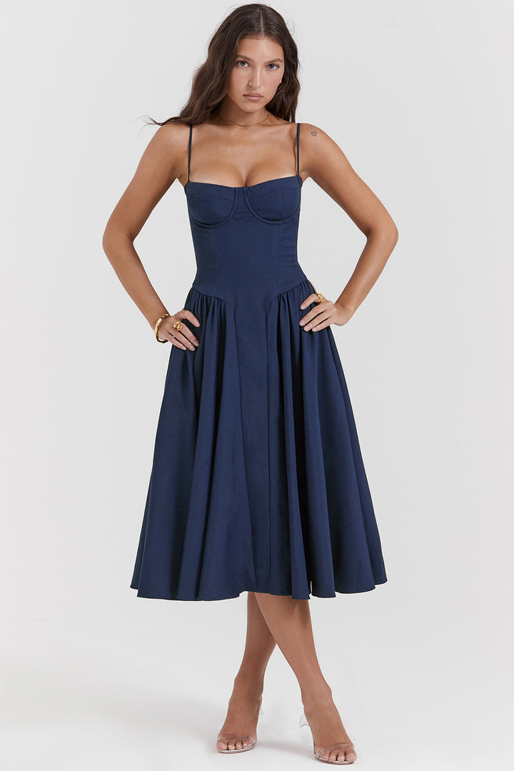 Feralis | Elegantes Korsettkleid mit Fließendem Rock 0