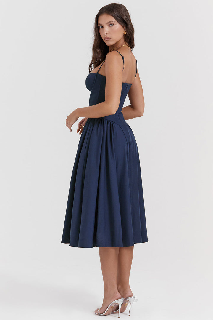 Feralis | Elegantes Korsettkleid mit Fließendem Rock 2