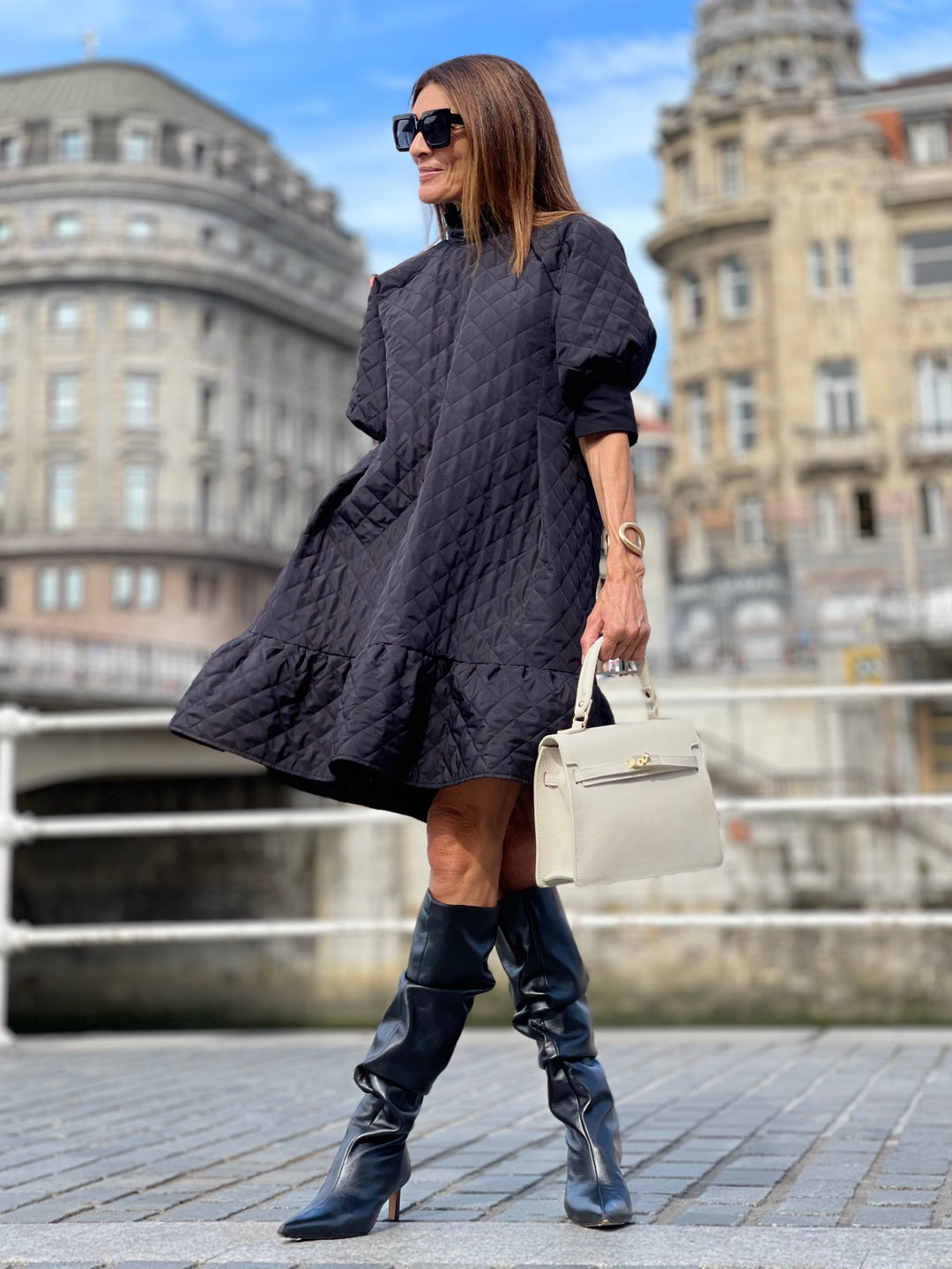 Gestepptes Kleid für Damen in Schwarz