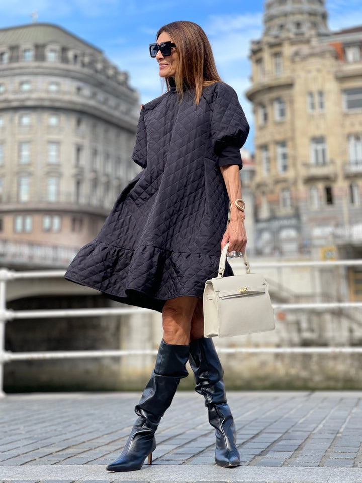 Gestepptes Kleid für Damen in Schwarz
