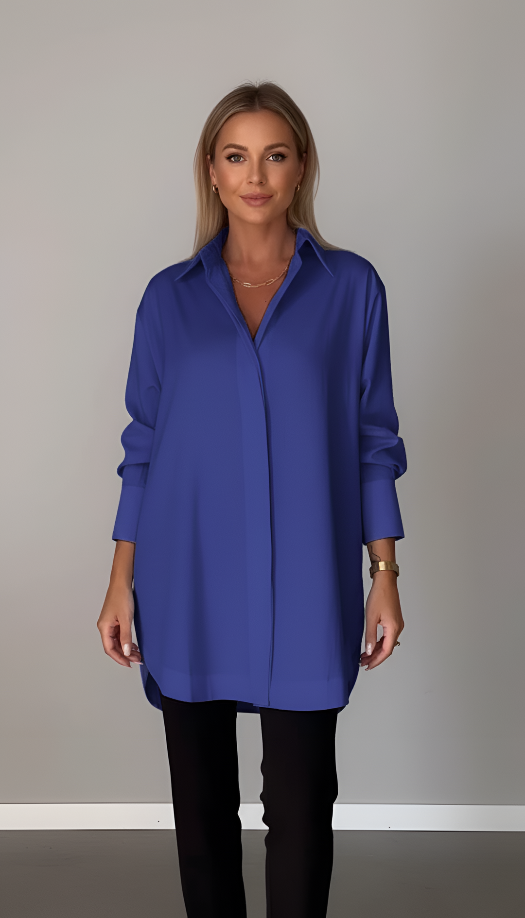 Lisa – Elegant oversized cotton shirt with classic collar for Women - Image 4