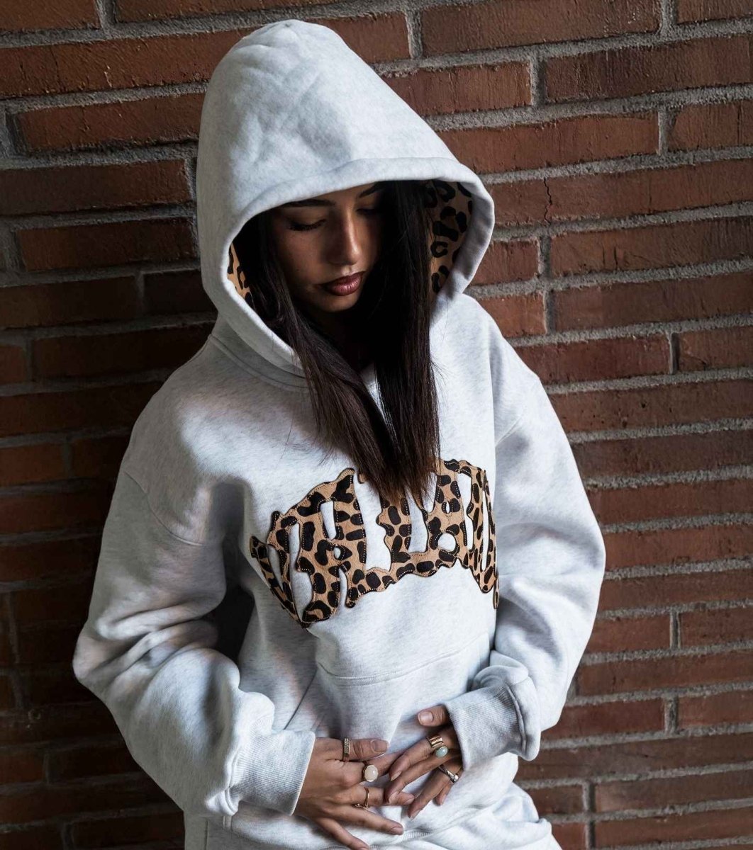 Hoodie Damen | Leoparden-Frontapplikation & Kängurutasche