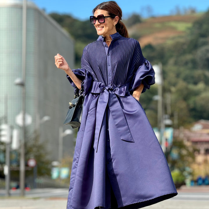 Damenkleid aus Satin in Marineblau