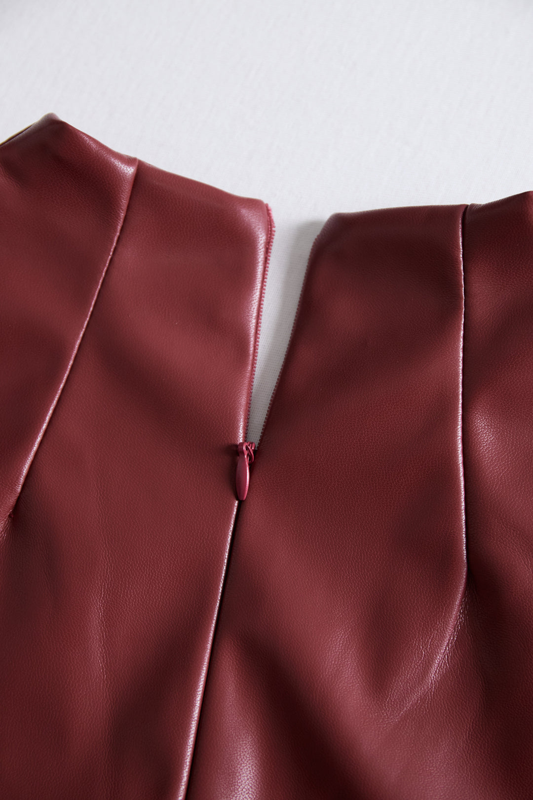 Schwarzes Bodycon-Kleid aus Kunstleder für Damen | Langarm