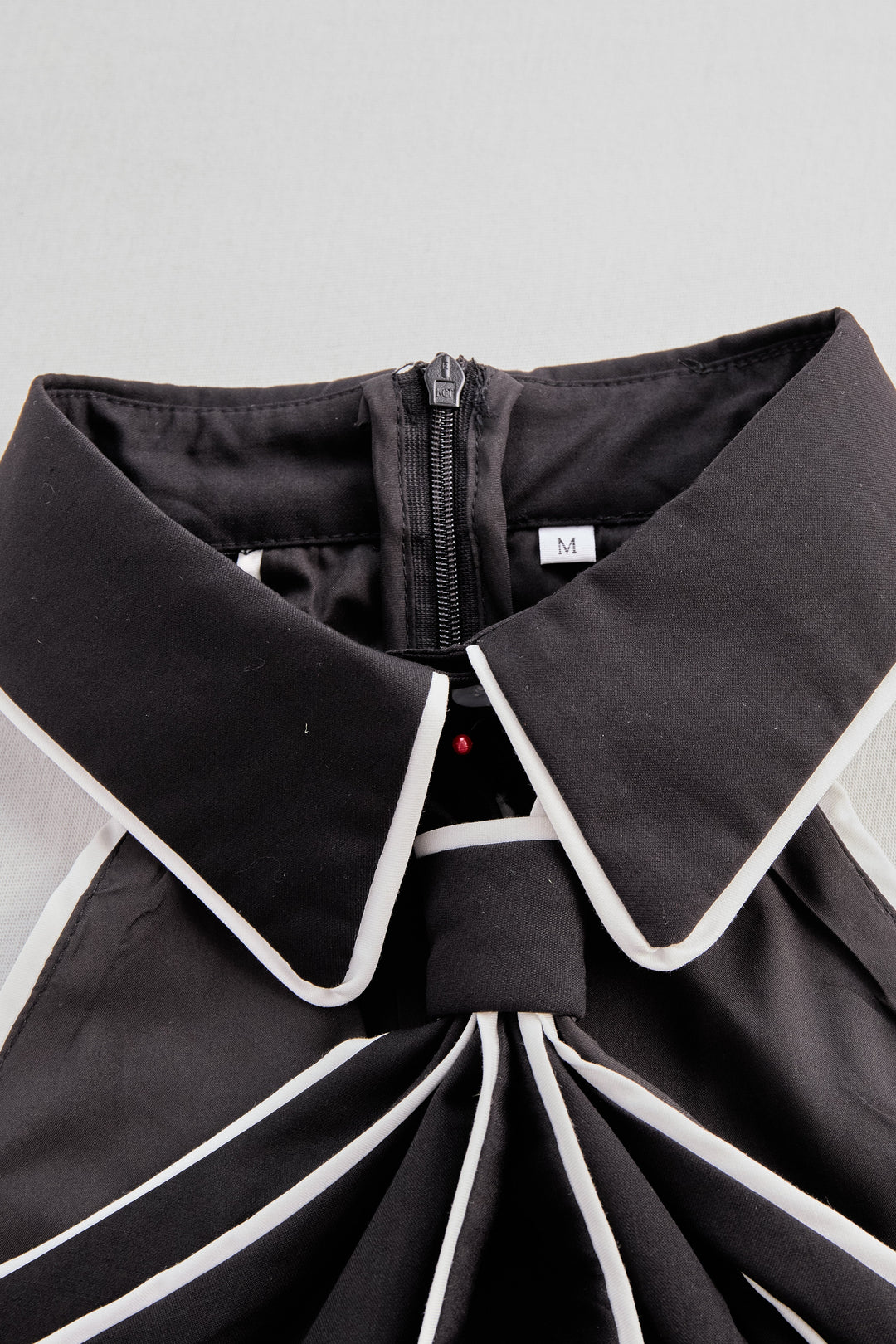 Halter-Bluse für Damen | Ärmelloses Oberteil mit Kontrastbesatz