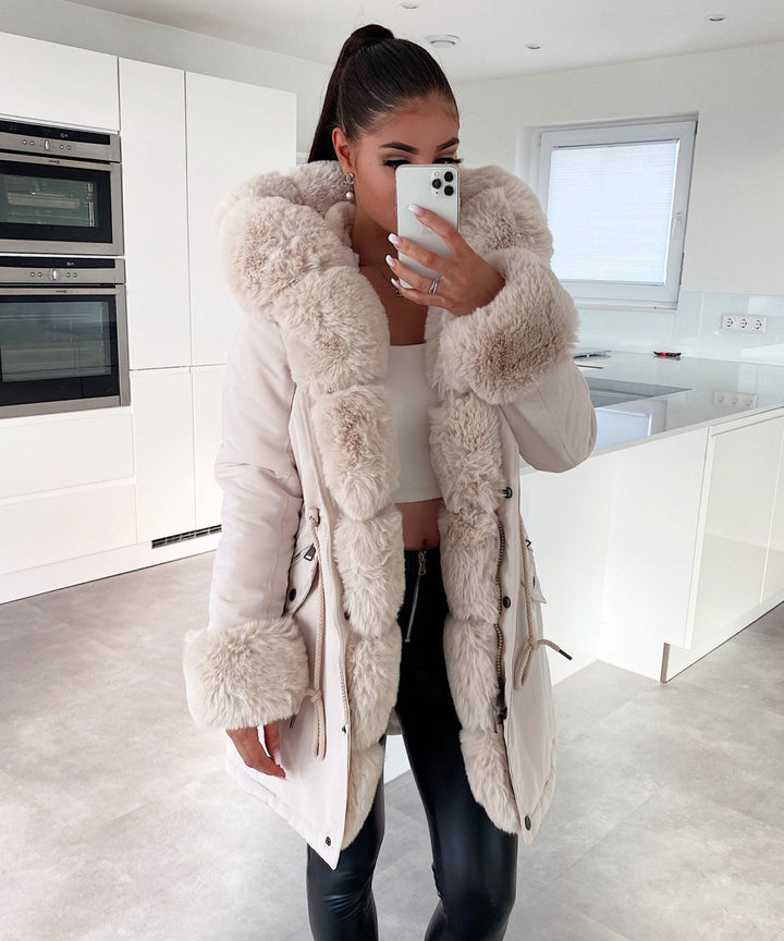 Kunstpelzjacke Glamour Beige  Ladypolitan - Fashion Onlineshop für Damen   