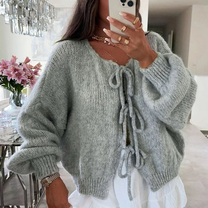 Langärmelige Damen-Strickjacke mit V-Ausschnitt