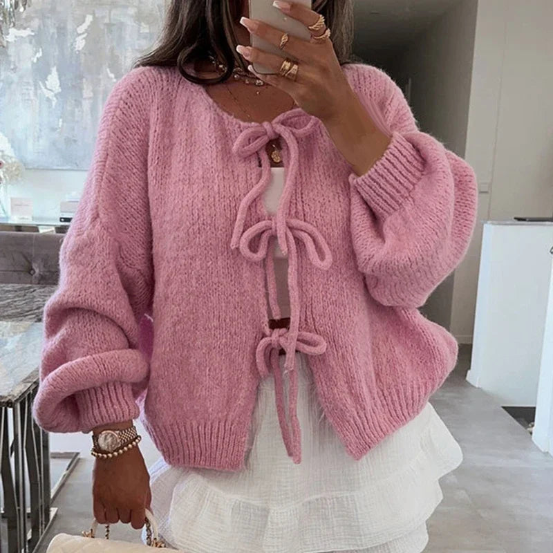 Langärmelige Damen-Strickjacke mit V-Ausschnitt
