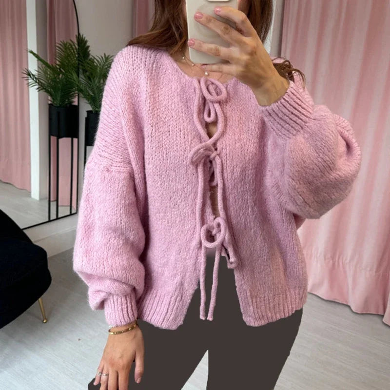 Langärmelige Damen-Strickjacke mit V-Ausschnitt