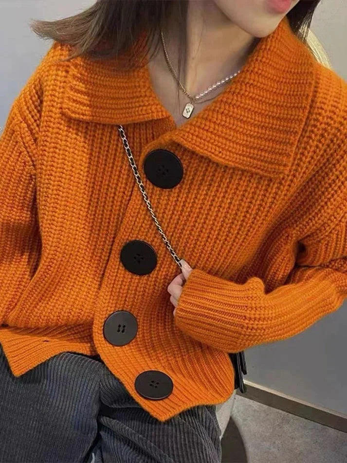 Langärmeliger Pullover mit Kragen