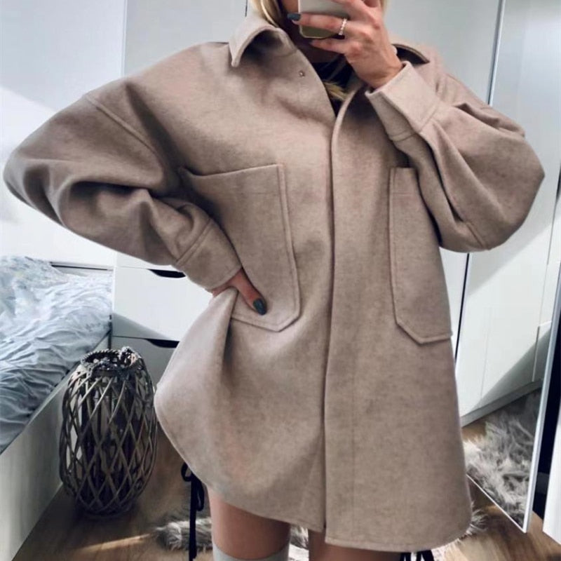 Lässige langärmelige Bluse mit Taschen