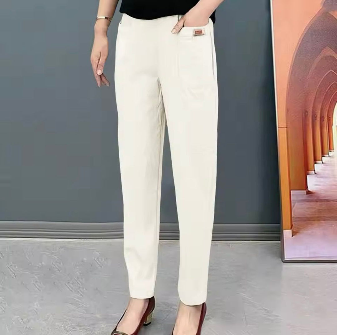 Lina | Damenhose – Atmungsaktiv, Elegant & Vielseitig in Weiß 6
