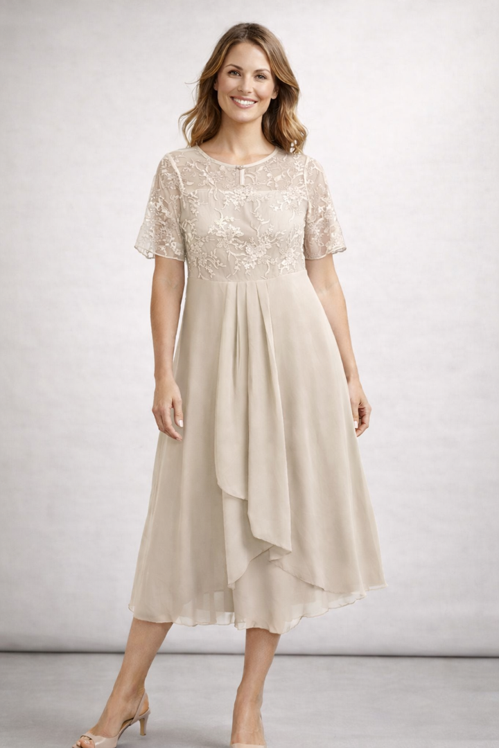 Livia | Elegantes Midikleid mit Spitzenoberteil und Chiffonärmeln 9