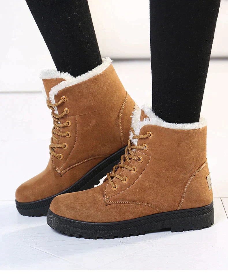 Lozenda - Elegante Pelz-Schneestiefel mit niedrigen Absätzen
