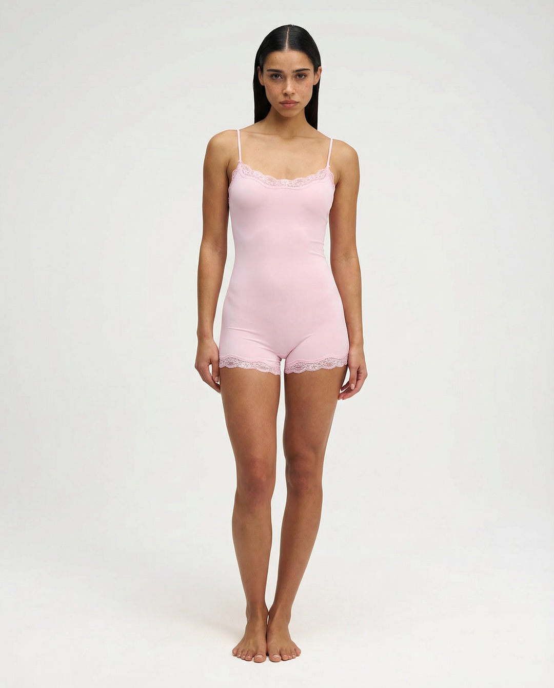 Luna | Zarte Spitze Damen Schlafanzug für Komfort und Eleganz 1