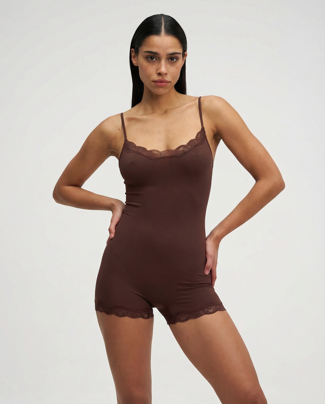 Luna | Zarte Spitze Damen Schlafanzug für Komfort und Eleganz 6