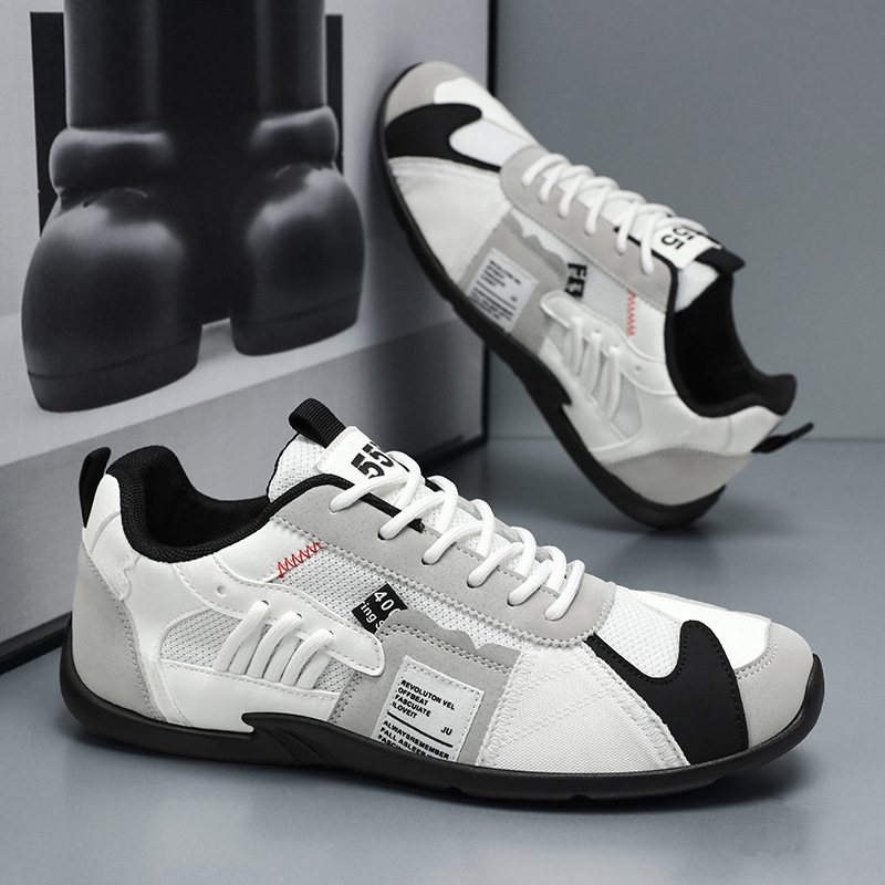 Sneaker mit Schnürung und Mesh