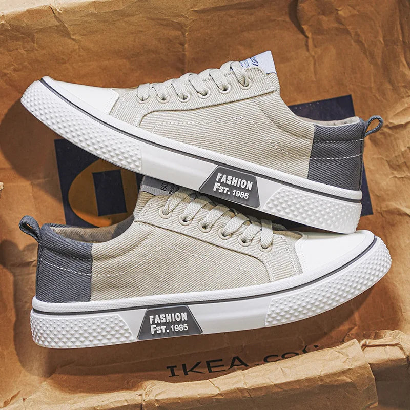 Canvas-Sneaker Low-Top mit Schnürung
