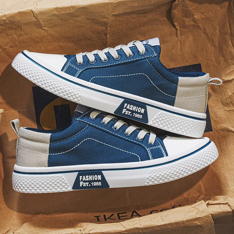 Canvas-Sneaker Low-Top mit Schnürung
