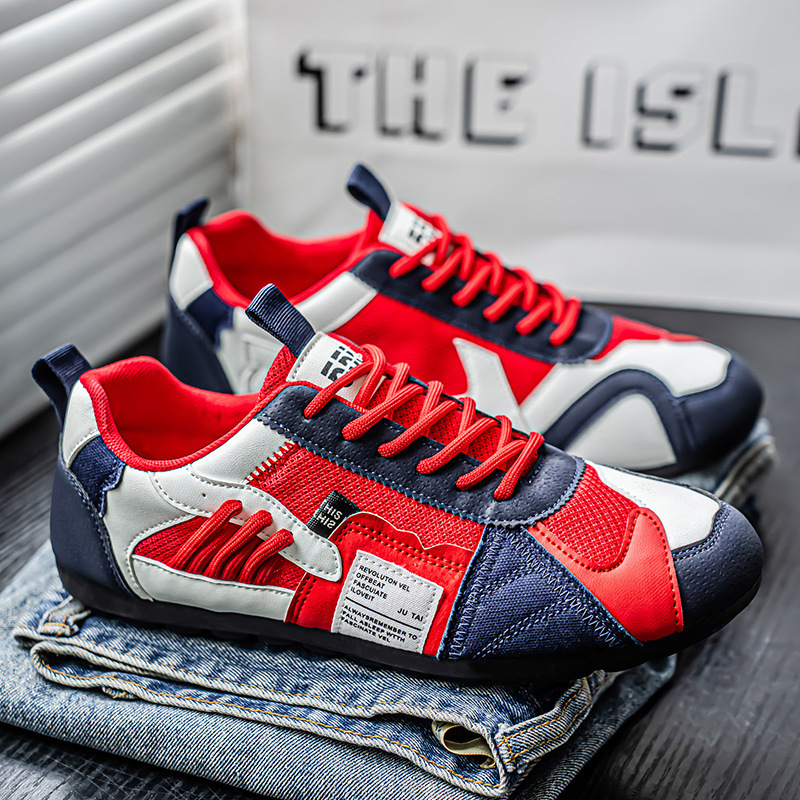 Sneaker mit Schnürung und Mesh