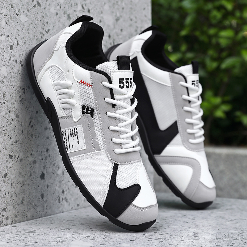 Sneaker mit Schnürung und Mesh