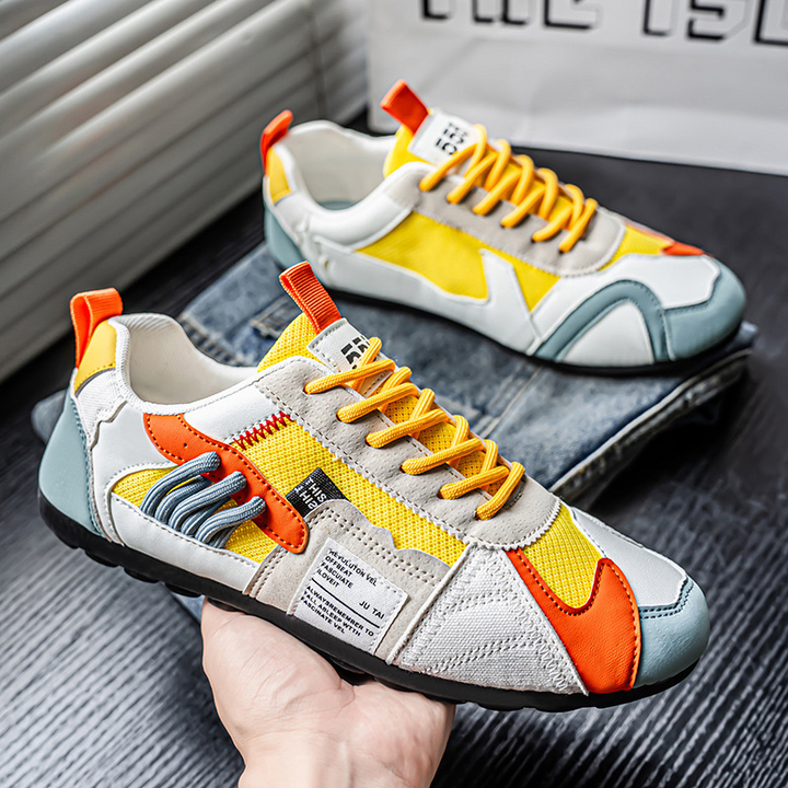Sneaker mit Schnürung und Mesh