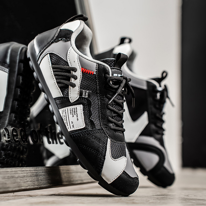 Sneaker mit Schnürung und Mesh