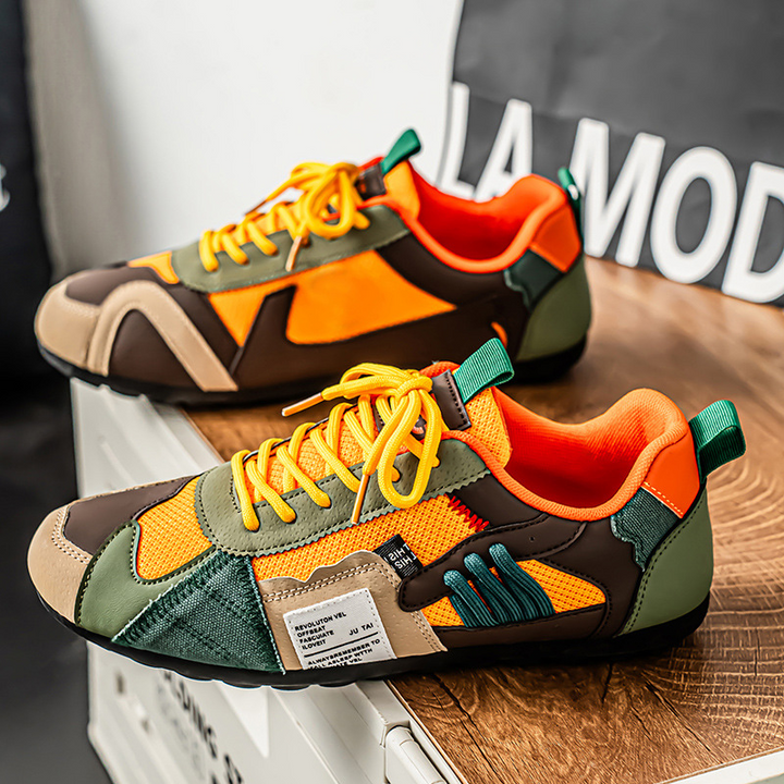 Sneaker mit Schnürung und Mesh