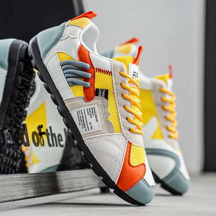 Sneaker mit Schnürung und Mesh