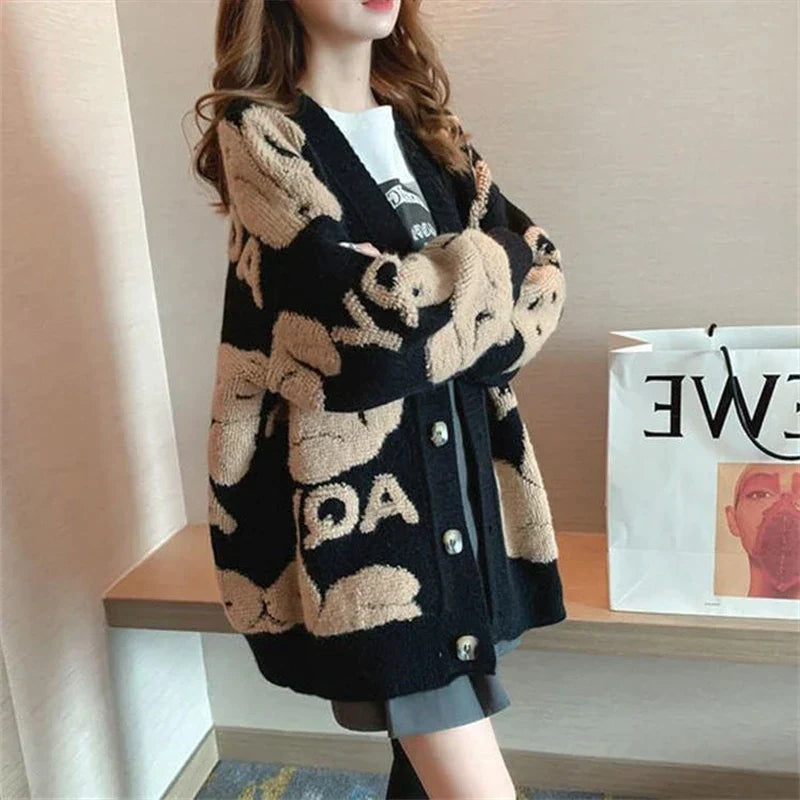 Orianna - Grob gestrickte Strickjacke mit verspielten Mustern