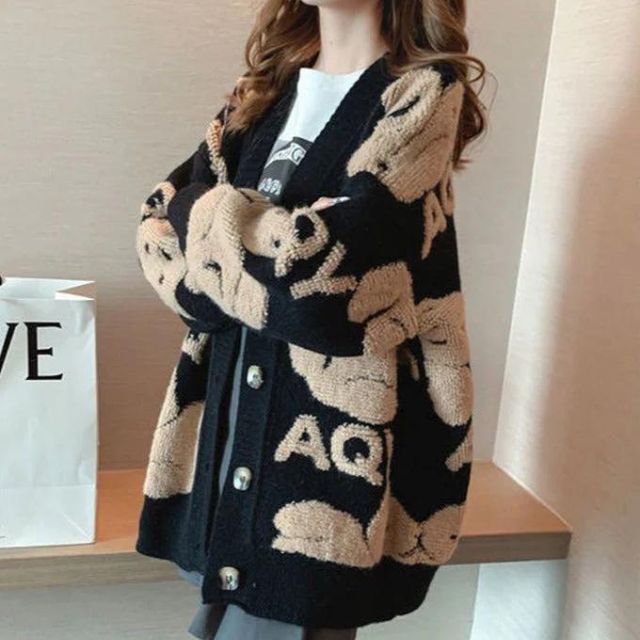 Orianna - Grob gestrickte Strickjacke mit verspielten Mustern