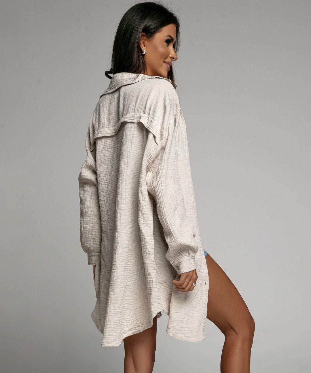 Oversize Musselin Bluse Freya Beige Lang  Ladypolitan - Fashion Onlineshop für Damen   