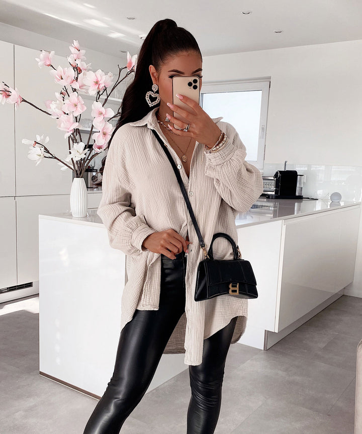 Oversize Musselin Bluse Freya Beige Lang  Ladypolitan - Fashion Onlineshop für Damen   