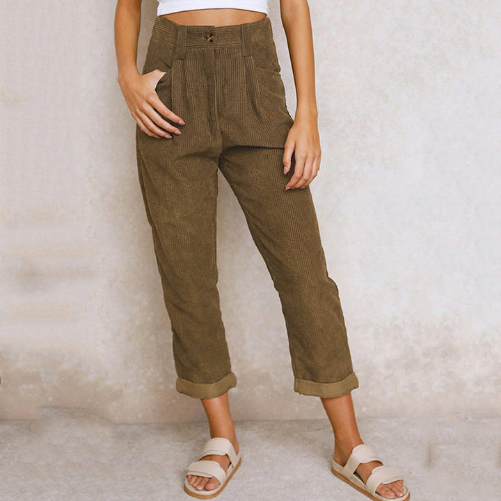 Isabela – Hochgeschnittene Damenhose mit schmal zulaufendem Bein