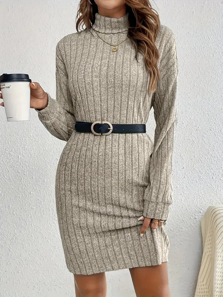 Rippstrickkleid mit Rundhalsausschnitt