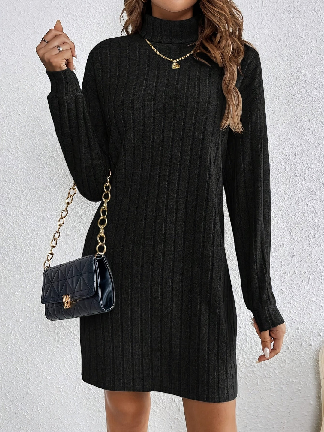 Rippstrickkleid mit Rundhalsausschnitt
