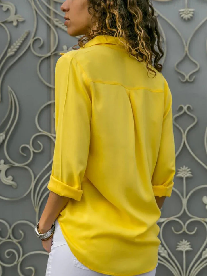 Damenbluse mit Kragen und Knopfleiste